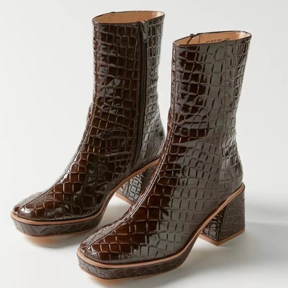Urban Outfitters UO Bella Brown Croc Embossed Boots - Picture 1 of 12